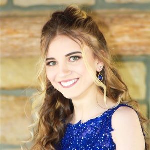 Meet your Posher, Courtney